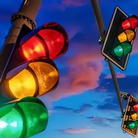 Système de feux de circulation solaires GUANGAN à LED haute luminosité, réseau maître-esclave pour intersections, Lora RF MPPT, économie d'énergie, IP65, large plage de température