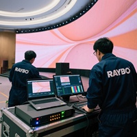 Écran LED d'intérieur RAYBO P2.6 HD, mur vidéo LED incurvé, écran d'affichage LED ultra-lumineux, mur de fond LED pour salles de conférence