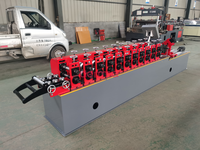 C Purlin Profil Machine Hydraulique Cutter U C Forme En Acier Tôle De Poutre De Toit Rouleau Formant La Machine