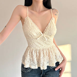 Top court à volants sexy sans manches en dentelle vintage pour femmes, col en V plongeant, bretelles spaghetti - Product Image 4