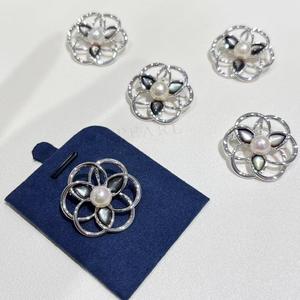 เครื่องประดับมุกอะโกยะน้ำเค็มระดับไฮเอนด์ ดอกไม้ติดหน้าอกและเข็มกลัด แฟชั่น ขายส่งและขายปลีกในญี่ปุ่น - Product Image 3