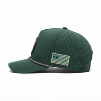Casquette de baseball sportive d'extérieur à 5 panneaux, verte, perforée au laser, avec patch en caoutchouc personnalisé, visière incurvée et fermeture snapback