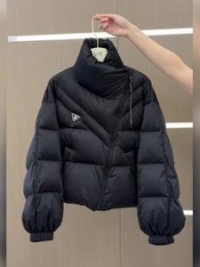 Nuova Giacca Piumino Corta Calda Invernale da Donna in Cotone Design Coreano Irregolare <span class=keywords><strong>Parka</strong></span> Spesso e Largo di Tendenza Bianco e Nero - Product Image 3