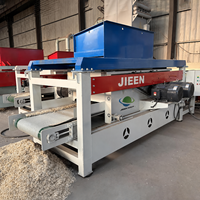Machine industrielle à quatre arbres pour la production de copeaux de bois de pin pour l'alimentation des chevaux et la production de litière pour volailles