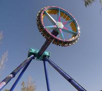 Équipement de divertissement sur mesure pour parcs à thème, destiné aux acheteurs mondiaux : Grande balançoire pendulaire, Méga balançoire pendulaire, Attraction de divertissement rotative d'extérieur