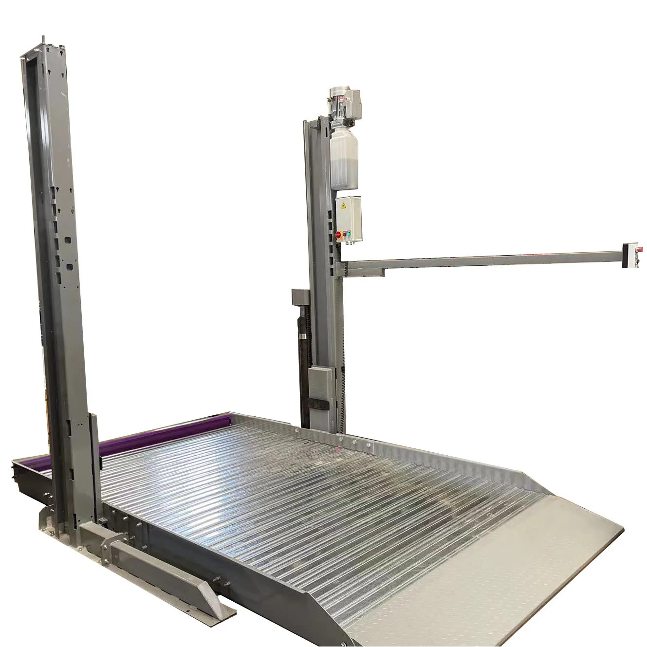 Грузоподъемность 2,3 тонн, один цилиндр и цепная подъемная система, самая дешевая популярная система парковочного подъема