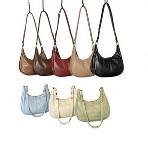 Bolso Bandolera de Un Solo Hombro para Mujer, Cierre de Cremallera de PU, Forro de Poliéster, Estilo Urbano Simple, Nuevo, Moderno, Versátil, con Diseño de Paneles - Product Image 1