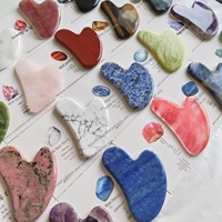 Planche Gua Sha en cristal multicolore, forme cœur, pierre naturelle, outil de massage facial, logo personnalisé