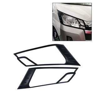 Kits de Carrocería Completos de Alta Calidad en Negro Cromado para Toyota Hiace, Incluyen Cubiertas para Retrovisores y Manijas de Puerta - Product Image 3