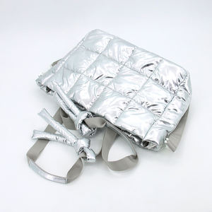 KS Bolso <span class=keywords><strong>de</strong></span> compras <span class=keywords><strong>de</strong></span> nailon acolchado <span class=keywords><strong>de</strong></span> lujo extra grande para mujer, bolso <span class=keywords><strong>de</strong></span> hombro largo hinchado, cierre abierto, logotipo personalizado <span class=keywords><strong>de</strong></span> algodón para regalos - Product Image 1