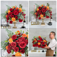 Centre de table personnalisé, centre de table floral coloré, chemin de table luxueux, boule de fleurs pour décorations de mariage