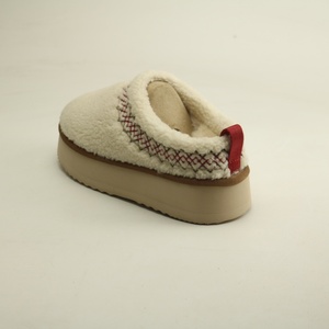 Pantoufles <span class=keywords><strong>en</strong></span> fourrure <span class=keywords><strong>de</strong></span> <span class=keywords><strong>mouton</strong></span> véritable - Product Image 4
