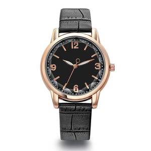 Montre pour femme à cadran créatif bicolore, bracelet en cuir tendance, montre à quartz pour femme - Product Image 2
