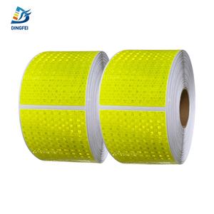 <span class=keywords><strong>Bande</strong></span> <span class=keywords><strong>réfléchissante</strong></span> de route <span class=keywords><strong>rétro</strong></span> en PVC <span class=keywords><strong>bande</strong></span> de visibilité ruban adhésif fluorescent Cinta Reflectiva - Product Image 1