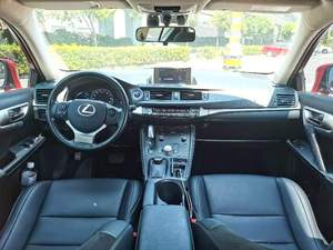 <span class=keywords><strong>Lexus</strong></span> CT200 2015, SUV de Lujo de 5 Puertas y 5 Plazas, Volante a la Izquierda, Auto Usado de Alta Gama, Segunda Mano - Product Image 4