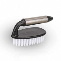 Brosse de nettoyage robuste avec manche en acier inoxydable - Poils en fibres PP, trou de suspension, idéale pour la cuisine, la salle de bain et le nettoyage des chaussures