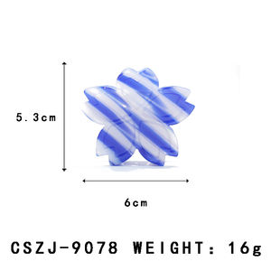 Barrette à cheveux en acétate de 6 cm en forme de fleur, rayures colorées, vente en gros personnalisée, barrettes à cheveux en forme de fleur, écologiques, fraîches, design de créateur - Product Image 2