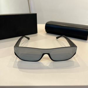 2025 mát mẻ sáng tạo màu xám đen giai điệu cổ điển đầy đủ rim cho WAYFARER UV400 thoải mái nhẹ Kính mát cho bãi biển Unisex - Product Image 2