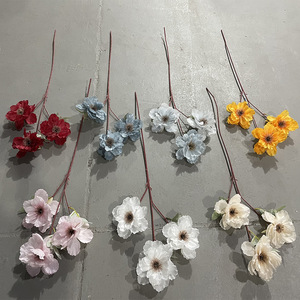 ช่อดอกไม้ประดิษฐ์ดอกชบา 3 หัว ยี่ห้อ Yixuan สำหรับตกแต่งงานแต่งงาน - Product Image 1