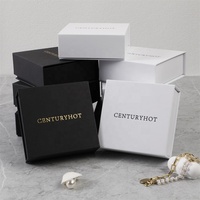 Boîte à bijoux magnétique de luxe blanche PUPPYSEW 9*9*3.5cm en carton pour bracelet, bague, boucles d'oreilles, collier avec logo