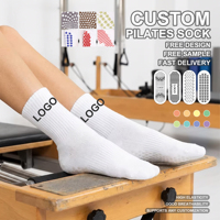 Chaussettes de Pilates en coton pour femmes avec logo personnalisé, antidérapantes, pour le yoga, broderie personnalisée, chaussettes de sport