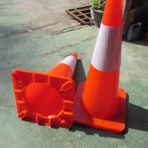 700Mm Hoge Pvc Reflecterende Wegkegel Met Ring Voor Verkeersveiligheidsmaatregelen Essentieel Verkeerswaarschuwingsproduct Voor Rijwegveiligheid - Product Image 6