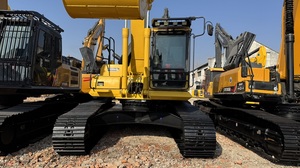 รถขุดตีนตะขาบ Komatsu PC240-8 มือสองจากญี่ปุ่นแท้ 99% ใหม่ น้ำหนัก 24 ตัน กำลังแรง เหมาะสำหรับงานขุดเหมือง - Product Image 6