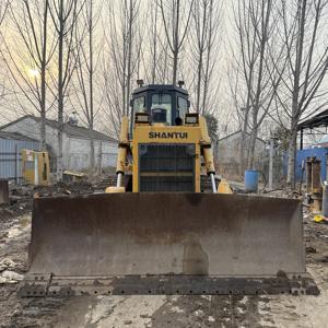 รถดันดิน SD16 ปี 2018 สำหรับงานดินแห้ง เครื่องจักรก่อสร้างมือสอง 160 แรงม้า รถดันดินแบบตีนตะขาบ 	 ใช้รถตักดินยี่ห้อ Shantui - Product Image 2