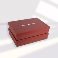 2 Carpetas Rígidas Rojas de Cartón con Logotipo Blanco Personalizado en Relieve, Materiales Reciclados para Empaque de Joyería de Lujo