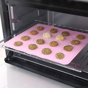 <span class=keywords><strong>Tapis</strong></span> <span class=keywords><strong>de</strong></span> <span class=keywords><strong>cuisson</strong></span> en <span class=keywords><strong>silicone</strong></span> extra large antiadhésif à bord élevé <span class=keywords><strong>Tapis</strong></span> <span class=keywords><strong>de</strong></span> <span class=keywords><strong>cuisson</strong></span> en <span class=keywords><strong>silicone</strong></span> <span class=keywords><strong>de</strong></span> qualité alimentaire pour la fabrication <span class=keywords><strong>de</strong></span> biscuits et <span class=keywords><strong>de</strong></span> <span class=keywords><strong>macarons</strong></span> - Product Image 2