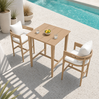 Ensemble de table et chaises de bar d'extérieur en teck avec tabourets de bar rembourrés pour patio, hôtel, complexe hôtelier, restaurant