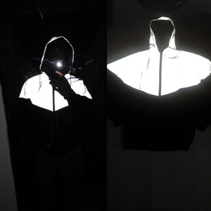 Jaket Lari Reflektif Pria Ringan Anti Angin Cepat Kering dengan Logo, Visibilitas Tinggi untuk Keamanan Malam Hari - Product Image 2