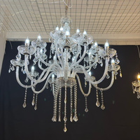 Lustre en métal doré de grande taille avec lumière chaude pour la décoration de plafond de mariage, événement ou fête - Vente flash SMS