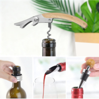 Lot de 4 Outils à Vin Modernes Écologiques en Acier Inoxydable et Bambou, Tire-Bouchon Automatique Carré avec Logo Gravé au Laser
