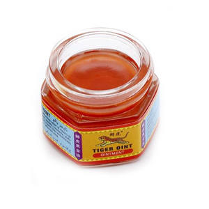 Gros <span class=keywords><strong>Baume</strong></span> <span class=keywords><strong>du</strong></span> <span class=keywords><strong>Tigre</strong></span> Naturel à Base de Plantes, Crème Rafraîchissante Rouge et Blanche 19g pour Soulagement des Douleurs Musculaires avec Huile de Menthe Poivrée - Product Image 1