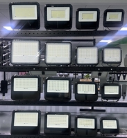 Aixuan Projecteur solaire d'extérieur 100w 200w 300w 400w Éclairage étanche Marine ABS Projecteur solaire à LED 300w