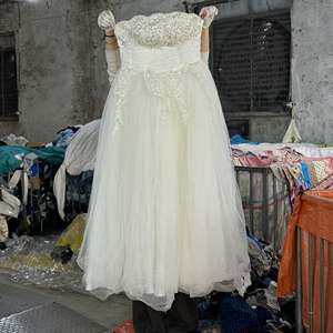 Robes pour femmes, robes <span class=keywords><strong>de</strong></span> <span class=keywords><strong>mariée</strong></span> blanches <span class=keywords><strong>d</strong></span>'<span class=keywords><strong>occasion</strong></span>, robes <span class=keywords><strong>de</strong></span> seconde main pour femmes, vêtements usagés en balles - Product Image 1