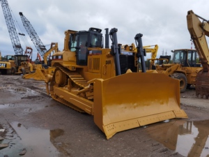 รถดันดินตีนตะขาบ CAT D8R มือสอง รอยขีดข่วนบนพื้นผิวเล็กน้อย ราคาดี เหมาะสำหรับงานดิน - Product Image 2