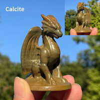 Vente en gros de sculptures en pierre de cristal naturel en forme de dragon, figurines de dragon volant personnalisées, artisanat rayé de haute qualité, décoration