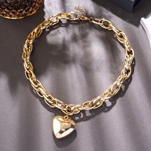 Vendita calda personalizzabile traforata croce Punk Rock Choker collana Choker di Halloween in lega placcata in oro ciondolo grande cuore d'amore da donna - Product Image 4