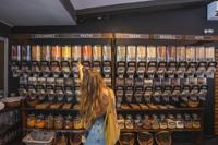 Haute clair acrylique mur distributeur de céréales en vrac écrou bonbons Grain fruits secs PET alimentaire épice affichage distributeur de nourriture pour le marché