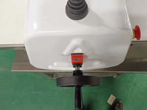 Machine de laminage de pâte à pizza de table commerciale professionnelle en Chine - Product Image 5