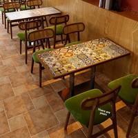 Ensemble table et chaises de salle à manger en bois massif de style européen rétro, sièges de banquette d'inspiration sud-est asiatique, mobilier commercial pour hôtels