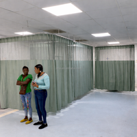 Paravent médical pour lit d'hôpital