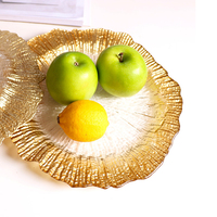 Vente en gros Assiette de présentation de luxe ronde en cristal transparent pour mariage Verre transparent incassable de Chine avec bord doré pour usage domestique