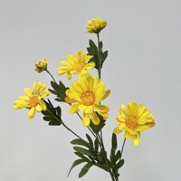 6 Tangkai Bunga Daisy Buatan dari Sutra, Bunga Palsu Buatan Tangan, Realistis, Putih Kuning, Dekorasi Tengah untuk Pernikahan dan Rumah