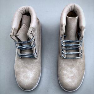 Botas Casuales de Alta Calidad en Color Gris con Forro de Algodón, Diseño de Lujo Personalizado por Diseñadores Reconocidos, con un Diseño de Caña Alta - Product Image 5