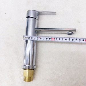 Grifo monomando de lavabo de acero inoxidable con núcleo de latón para montaje en encimera, grifo mezclador para baño - Product Image 5