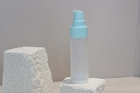 Bouteille sous vide carrée en PET PP givrée verte transparente sans gaz pour le nettoyant facial et le conditionneur Emballage de forme carrée