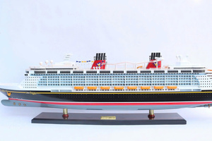 Maqueta de Barco de Crucero Disney Dream Premium Hecha a Mano en Madera, Modelo de Crucero de Lujo para Exhibición - Product Image 3